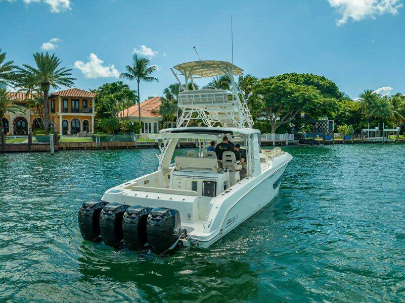 2016 Boston Whaler 