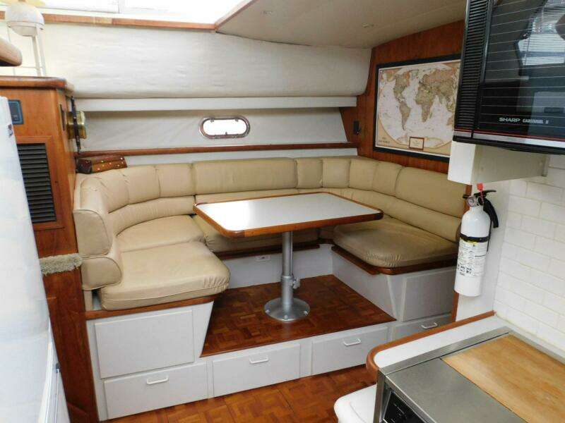 1993 Carver 445 Aft Cabin Motor Yacht