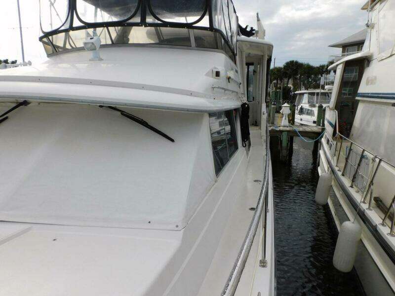 1993 Carver 445 Aft Cabin Motor Yacht