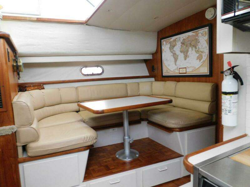 1993 Carver 445 Aft Cabin Motor Yacht