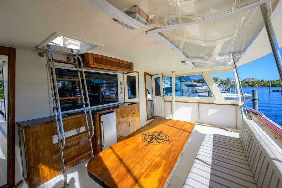 Hatteras 63 - Phantom - Aft Deck