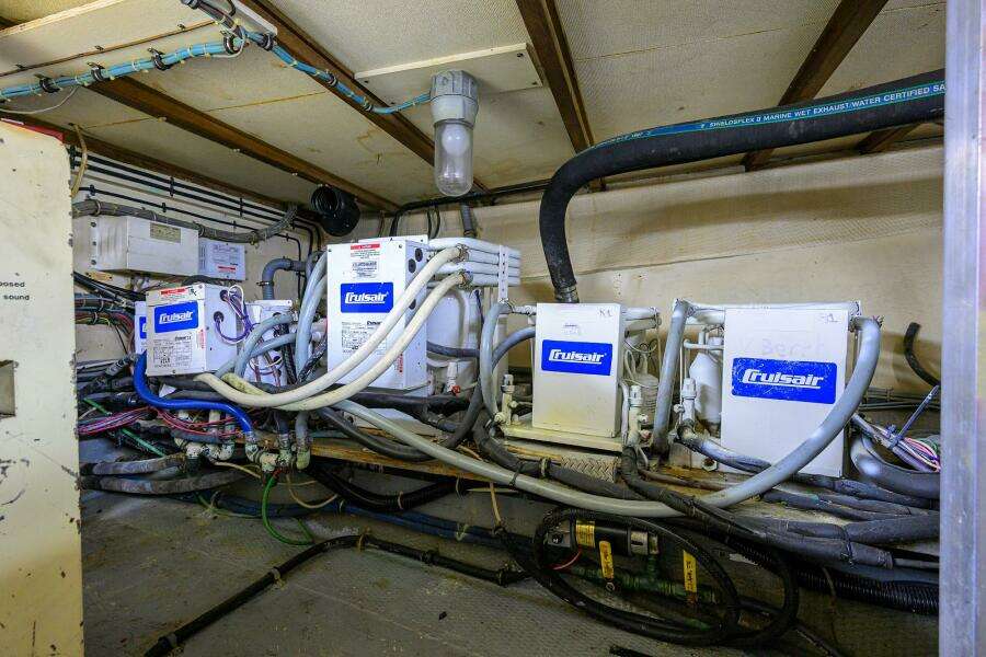 Hatteras 63 - Phantom - Engine Room