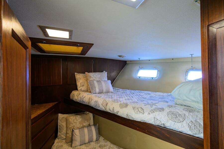Hatteras 63 - Phantom - Guest Stateroom