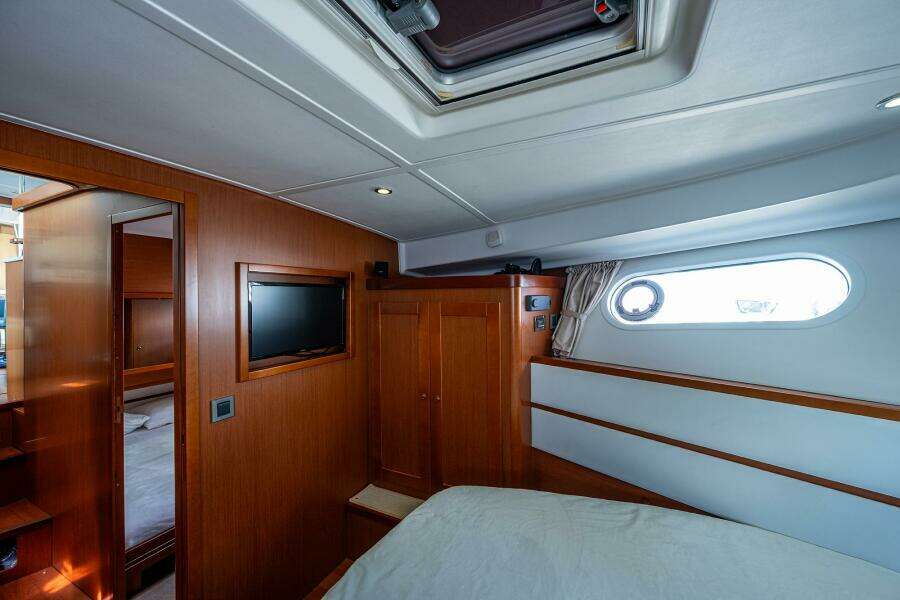 Beneteau 44 Stellar Seascape  - Master Stateroom, TV