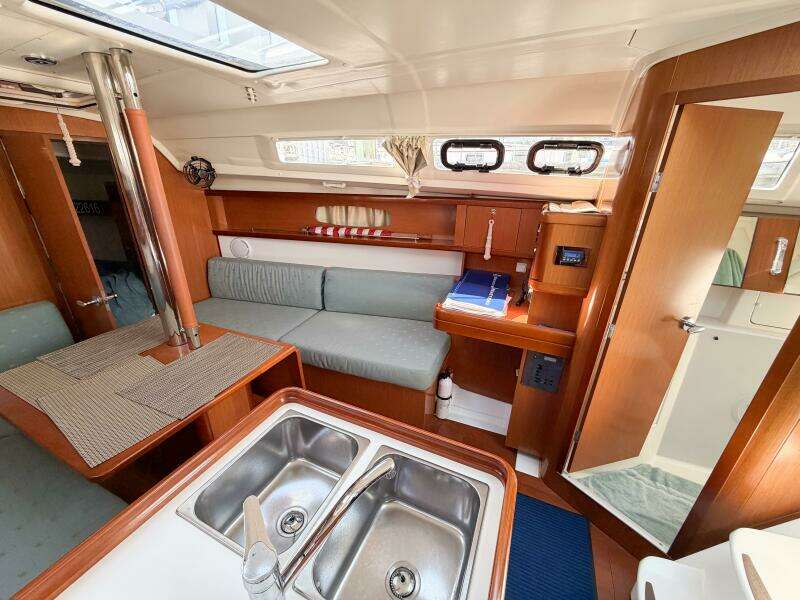 2009 Beneteau Oceanis 31