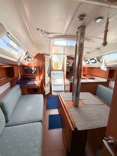 2009 Beneteau Oceanis 31