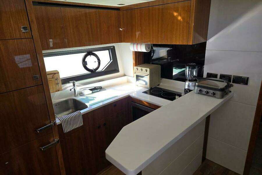 2019 Sunseeker Predator 50