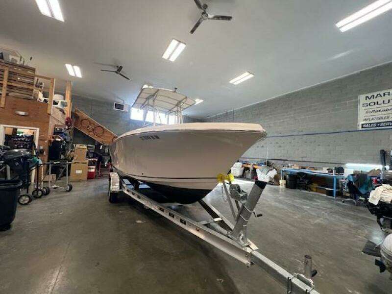 2023 Sailfish 220 CC