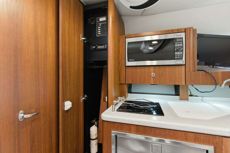 Tiara 31 Serenity- Galley