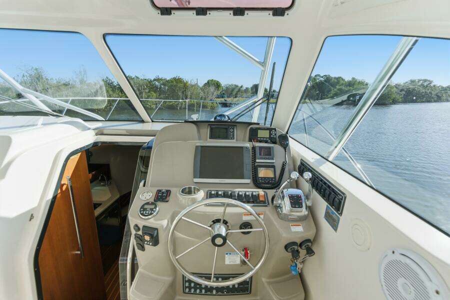 Tiara 31 Serenity- Helm