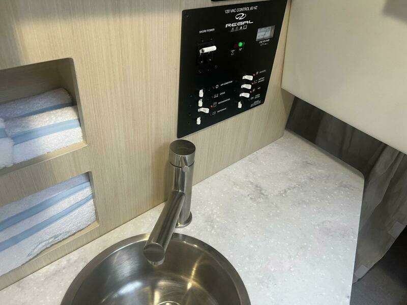 2024 Regal 26 Express