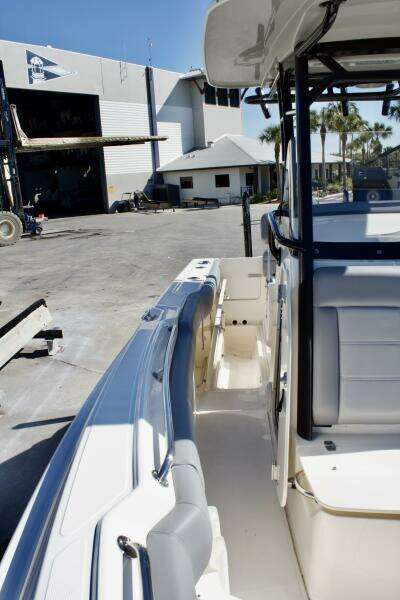 2022 Boston Whaler 230 Outrage