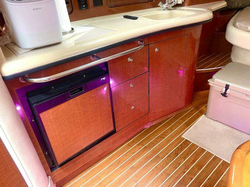 2004 Sea Ray Sundancer 320