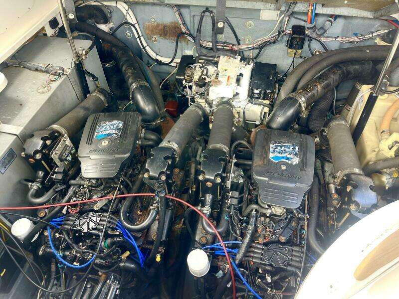 2004 Sea Ray Sundancer 320