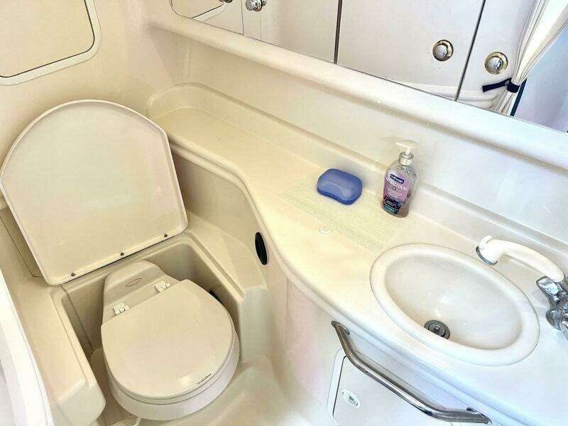 2004 Sea Ray Sundancer 320