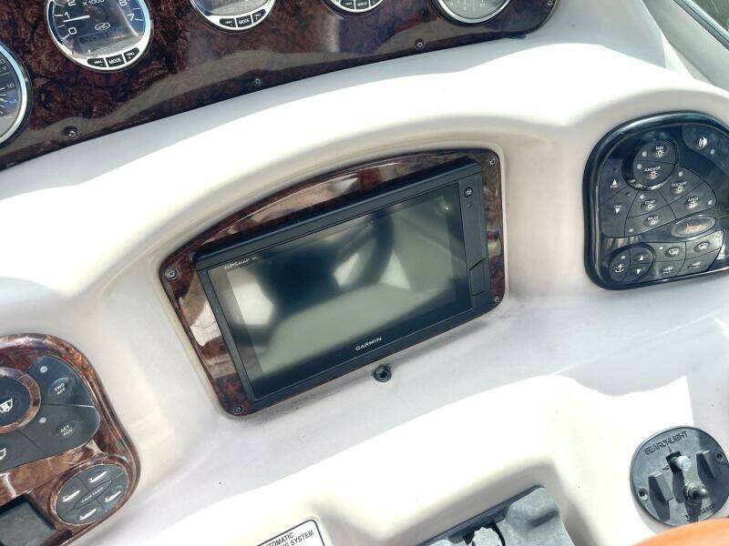 2004 Sea Ray Sundancer 320