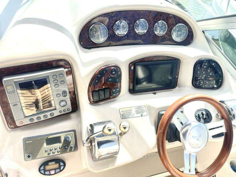 2004 Sea Ray Sundancer 320