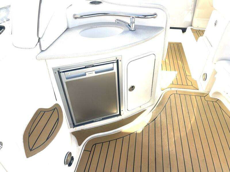 2004 Sea Ray Sundancer 320