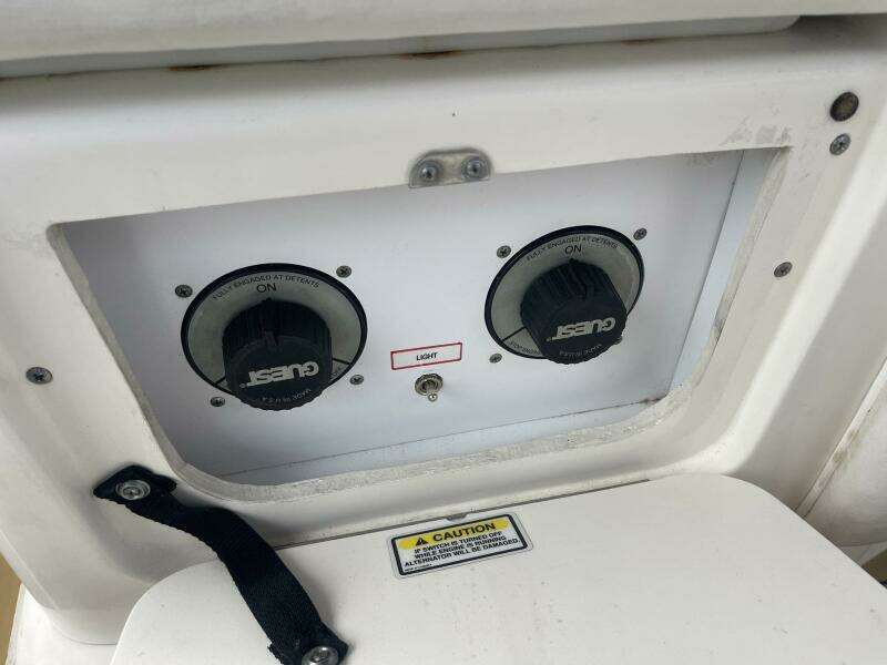 2004 Sea Ray Sundancer 320