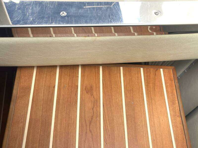 2004 Sea Ray Sundancer 320