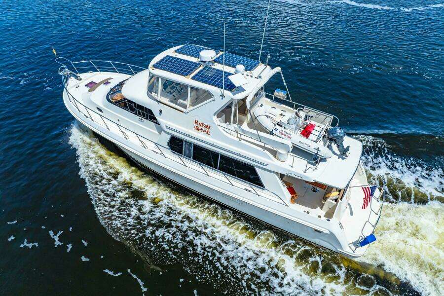 2007 Hampton 558 Pilothouse