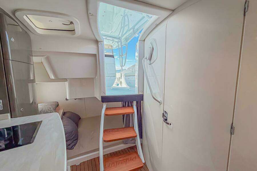 2018 Intrepid 407 Cuddy