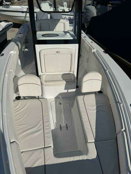 2022 Sea Hunt 27 Gamefish Forward Seating
