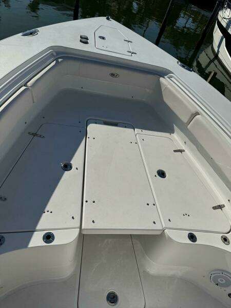 2022 Sea Hunt 27 Gamefish Forward Seating