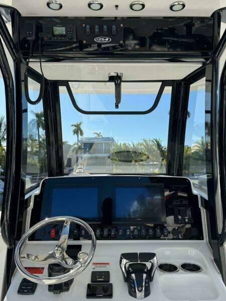 2022 Sea Hunt 27 Gamefish Forward Seating