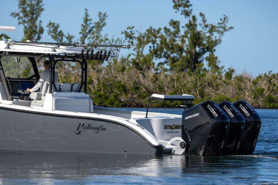2023 Yellowfin 42 OFFSHORE