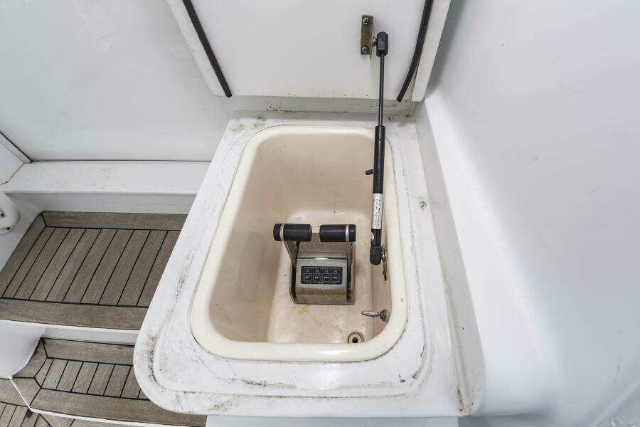 2001 Ocean Yachts 52 SUPER SPORT