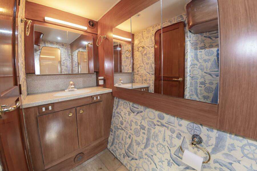 2001 Ocean Yachts 52 SUPER SPORT