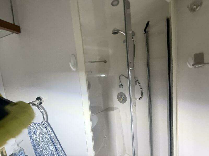 2004 Carver 460 voyager