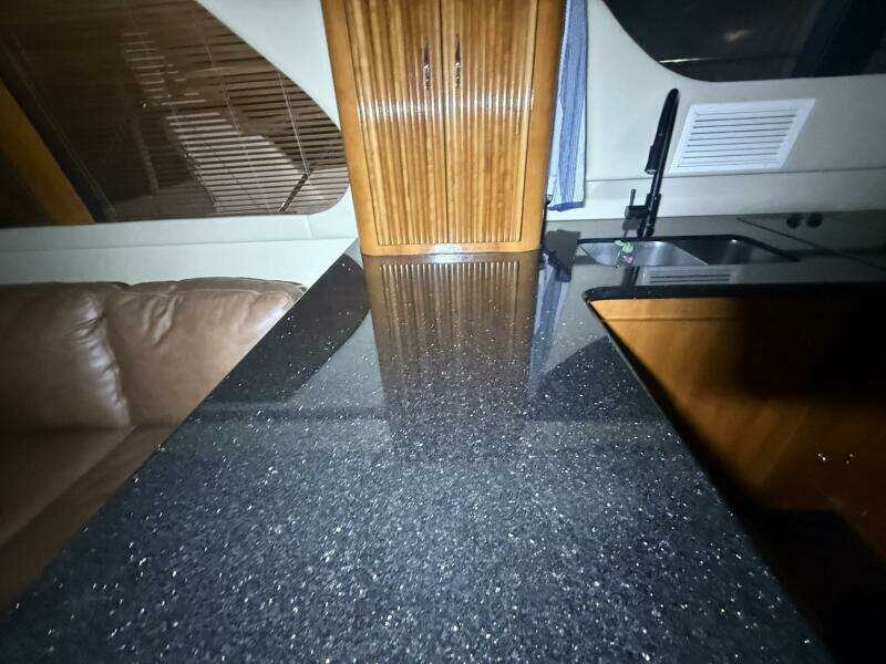 2004 Carver 460 voyager