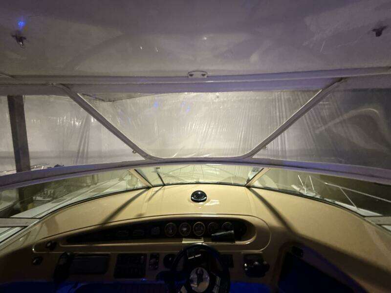 2004 Carver 460 voyager