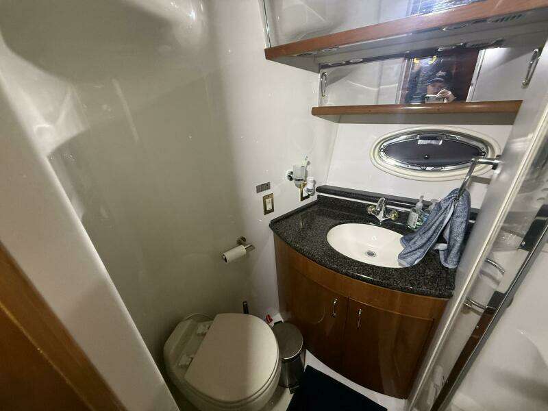 2004 Carver 460 voyager