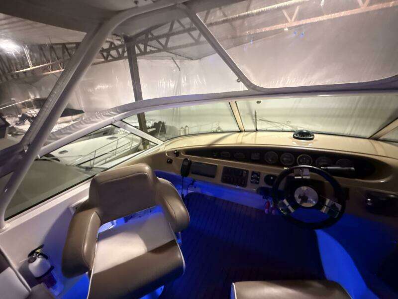 2004 Carver 460 voyager