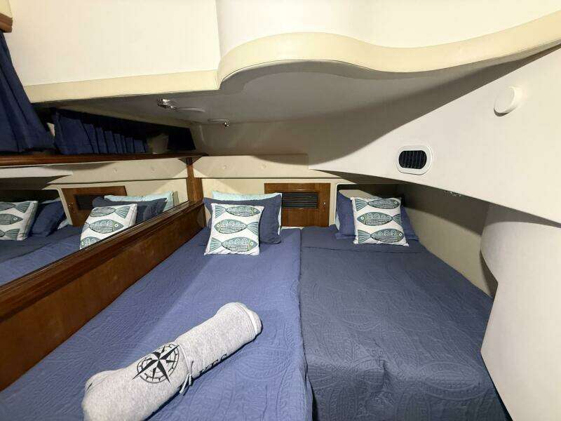 2004 Carver 460 voyager