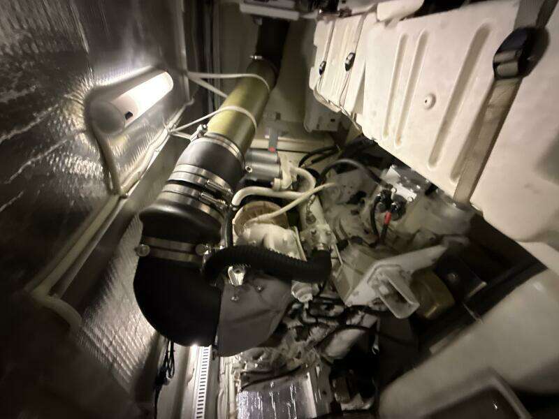 2004 Carver 460 voyager