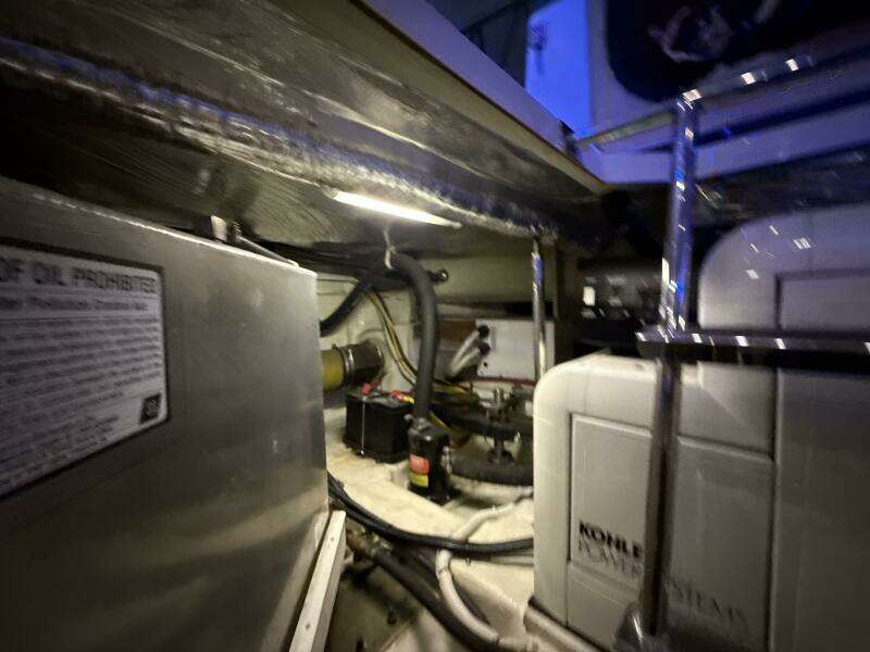 2004 Carver 460 voyager