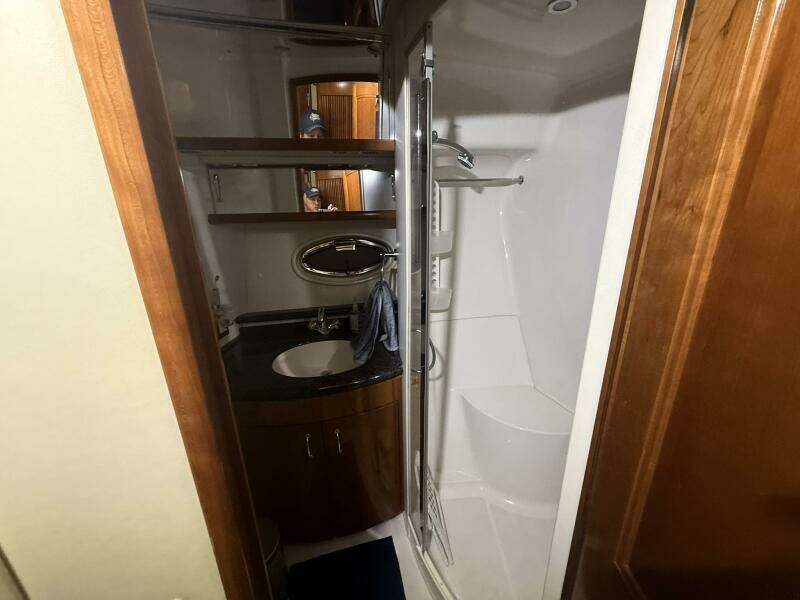 2004 Carver 460 voyager