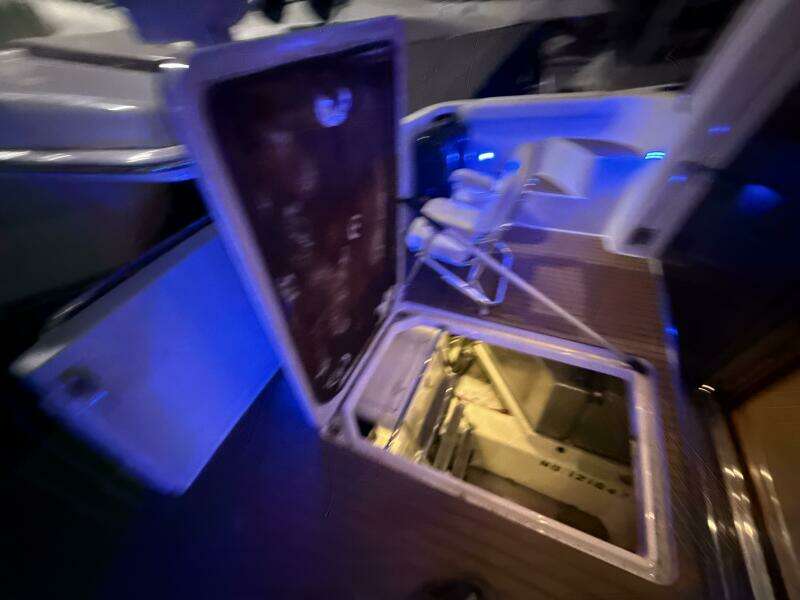 2004 Carver 460 voyager