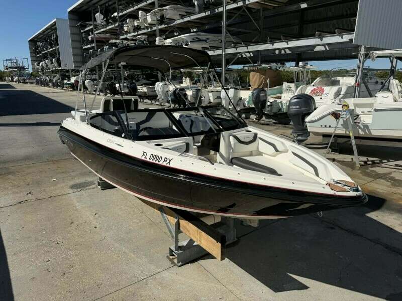 2015 Larson LX 225S IO