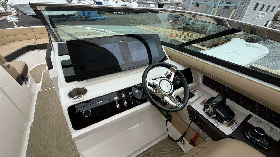 2023 Sea Ray SLX 310 OB