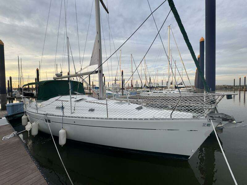 1999 Beneteau 381