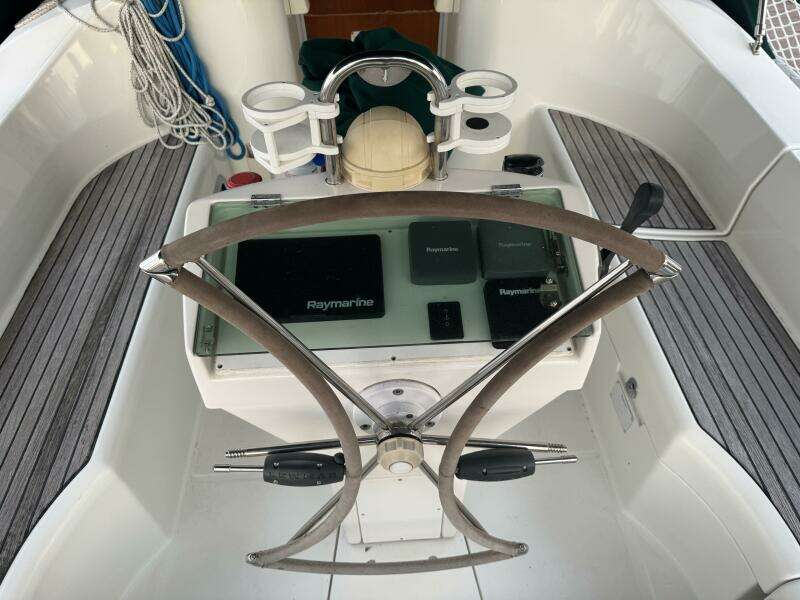 1999 Beneteau 381