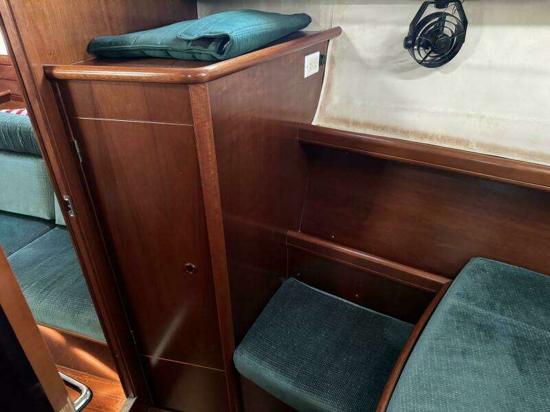 1999 Beneteau 381
