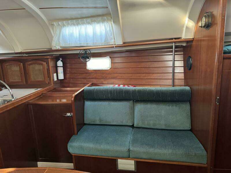 1999 Beneteau 381