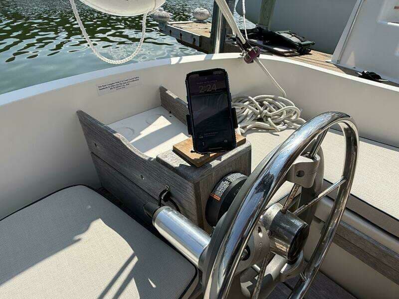 Horizon Cat phone holder