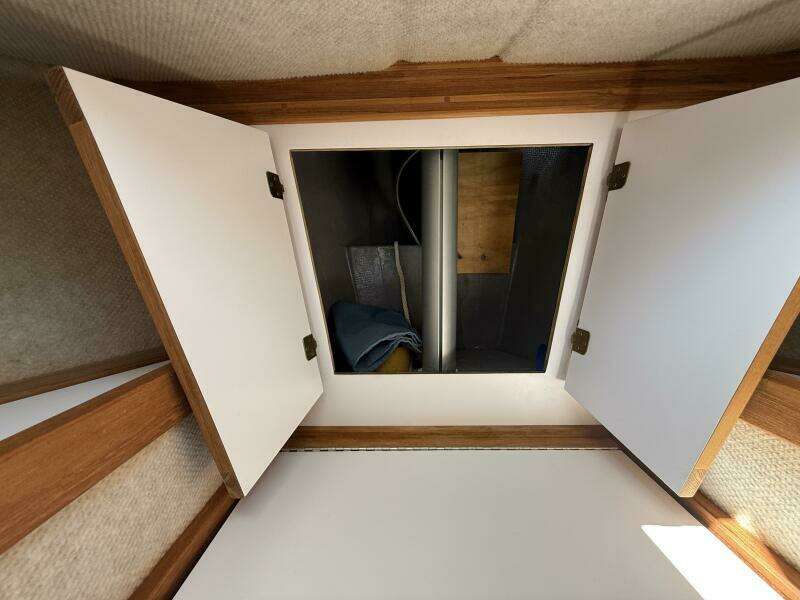 Horizon Cat chain locker